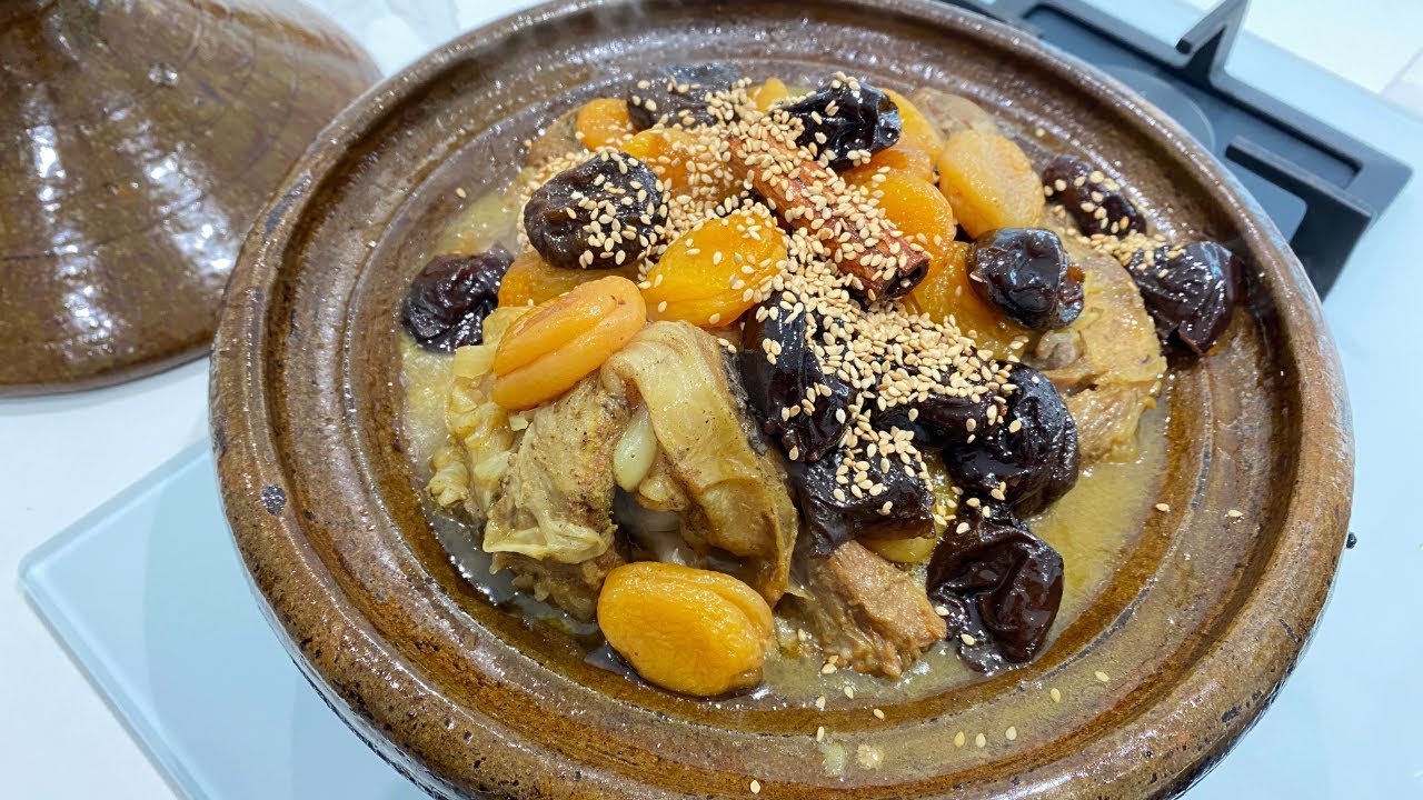Dar Zioui - 🤩 Un Bon Tajine Marocain aux légumes 🤩, un vrai plaisir à  tester😉. . Passez nous voir à #Darzioui . . Réservez votre table  maintenant par Message sur WhatssApp