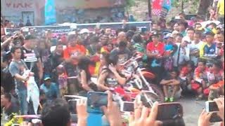 PARAHHHH GOYANG DITENGAH TENGAH DANCE LADY WASH the adventure in indonesia