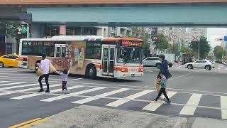 首都客運 204路線 行經大安森林公園 往東園 581-U5 成運低地板公車