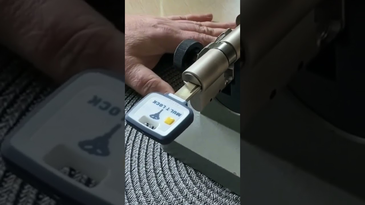 ВСКРЫТИЕ НЕВСКРЫВАЕМОГО ЗАМКА