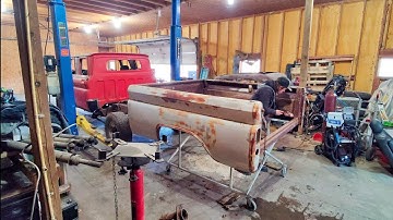 Project Kermit 1962 c20 crew cab Family history & getting bed ready for sandblasting