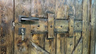 Дверь под старину своими руками / How to make an old door. DIY
