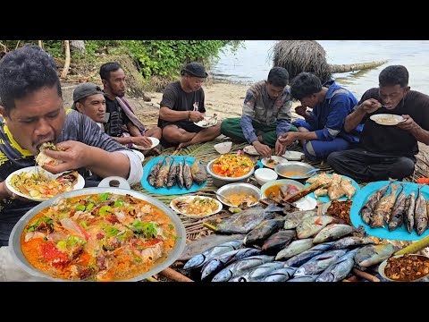 Makan Besar bersama Warga usai MENOMBAK ikan di Pulau Terpencil #day19