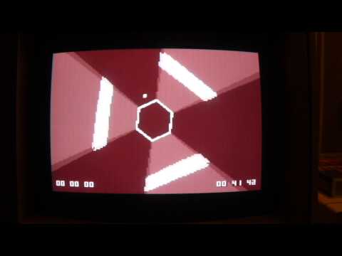 Video: Super Hexagon Portato Su Commodore 64 Con Micro Hexagon