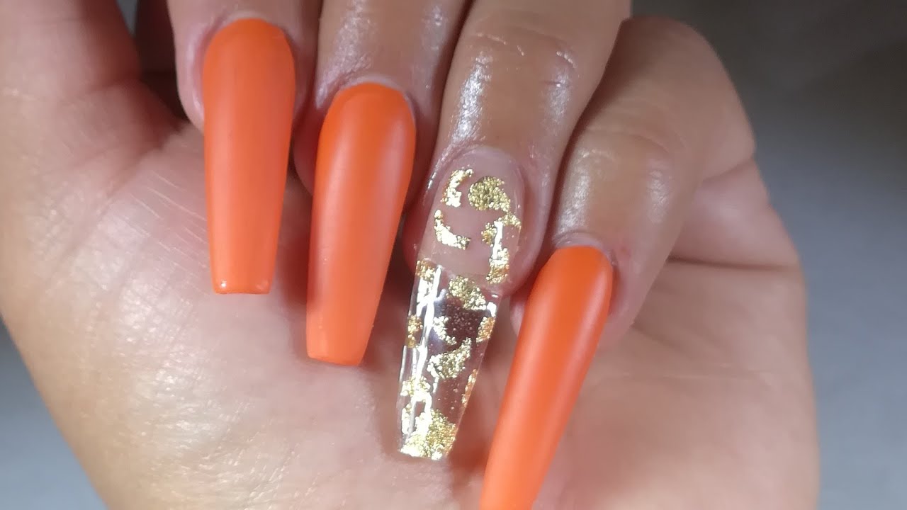 Uñas color naranja + hoja de oro 💅😊❤️ - thptnganamst.edu.vn