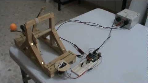 Arahal  Activar una catapulta con un mando a distancia y arduino  Ramos