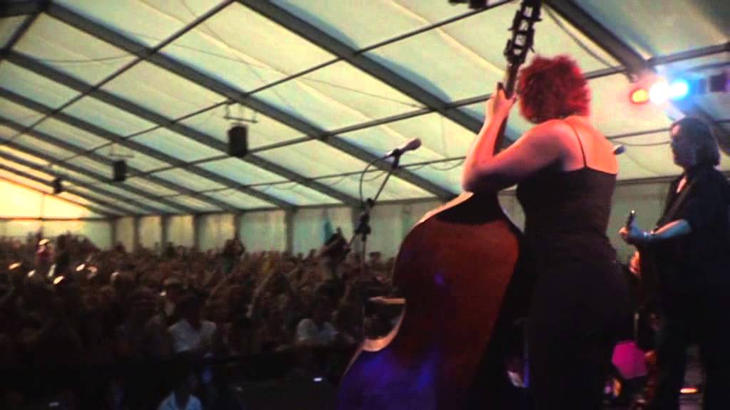 Guarda Show of Hands - 'Roots' su YouTube Guarda Show of Hands - 'Roots' su YouTube