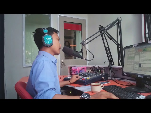 Siaran Radio Bahasa Jawa class=