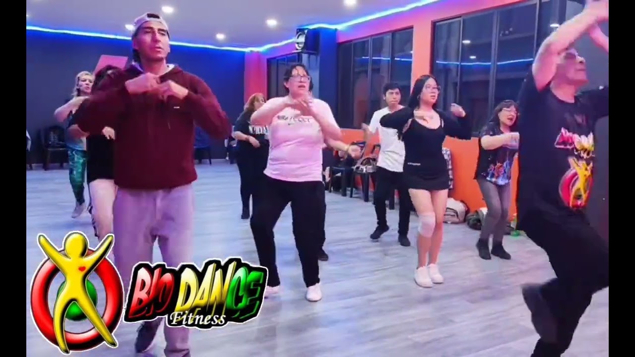 La quiero a morir  (Bonny Lovy- Turromantikos) de BIO DANCE, por Waly Díaz y l@s biodancers.