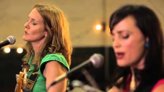 Red Molly - Willow Tree (Live @ Rhythm & Roots 2013) chords