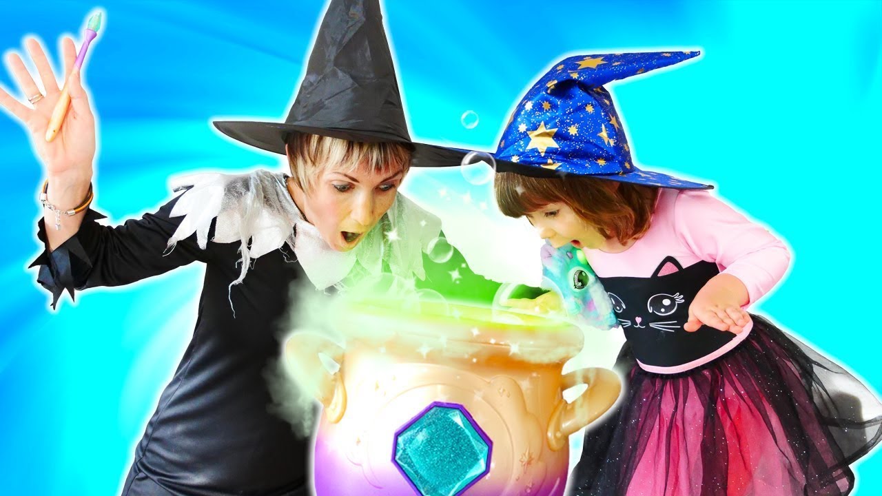 ⁣Бьянка и Маша Капуки колдуют с игровым набором Magic Mixies - Игры для детей в шоу Привет, Бьянка!