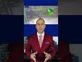🌧️ Cámaras captan momento en que colina cede y arrastra árboles y escombros
