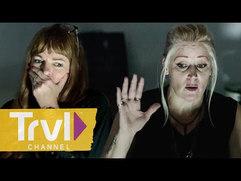 Séance Proves Amy & Adam Are NOT Alone | Kindred Spirits | Travel Channel