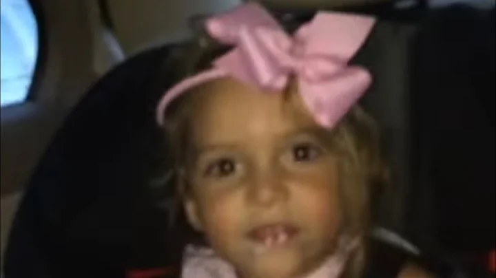 Two year old rapper droppin her own beats @Suzanne...