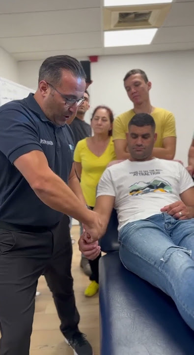 How to do a Chiropractic Thumb Adjustment #osteopathy #chiropractic #thumb