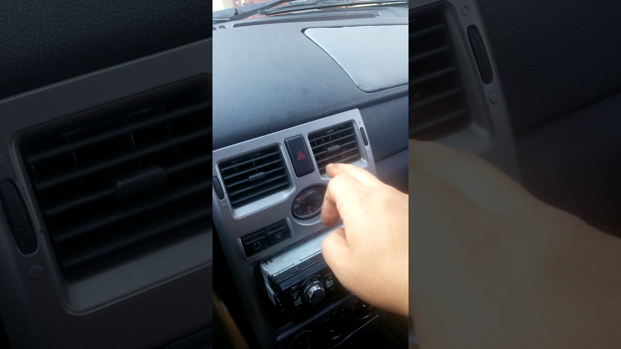 Стук под панелью приора Стук под панелью приора