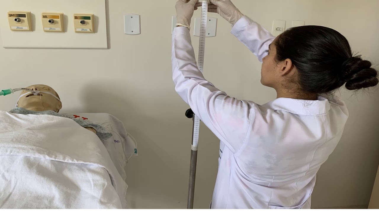 Técnica de Montagem e Verificação da Pressão Venosa Central (PVC)