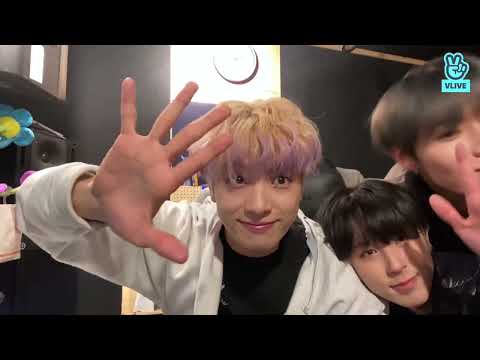 ONEWE Yonghoon, Kanghyun and CyA Are Singing A Book In Memory [VLive 220115]