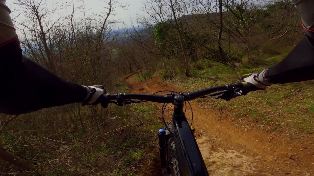 Mountain bike sui colli Berici discesa Barbagianni - YouTube