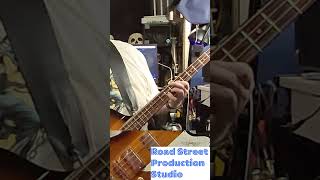 Still holding! #sweetwater #guitar #bass #ampeg #mxr #epiphone #fuzz #bassfuzz #thunderbird