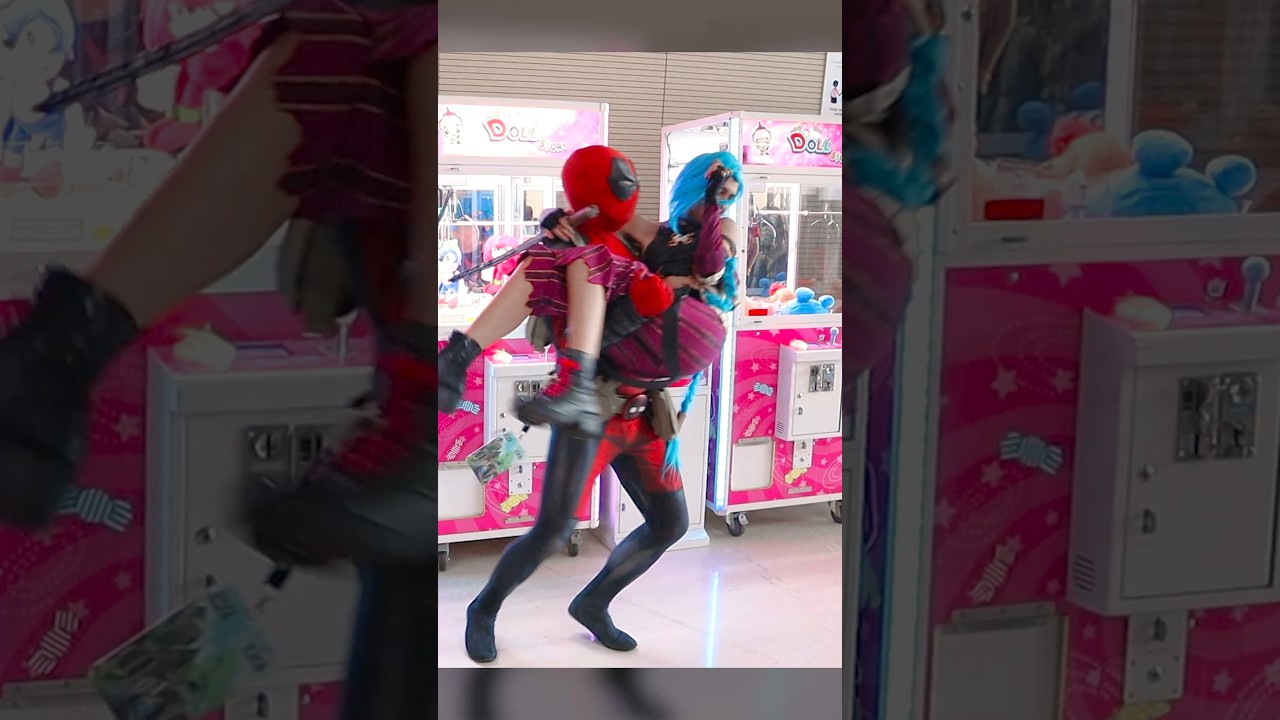 Does Jinx match Deadpool in crazy? 🔫 🦈 #deadpool #jinx #cosplay