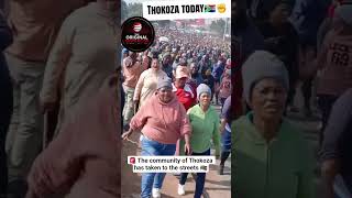 🚨 The community of Thokoza has taken to the streets 🇿🇦