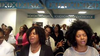 Video voorbeeld van "Palé pou mwen / Mwen gen yon bon zanmi - Adoration Haitian gospel"