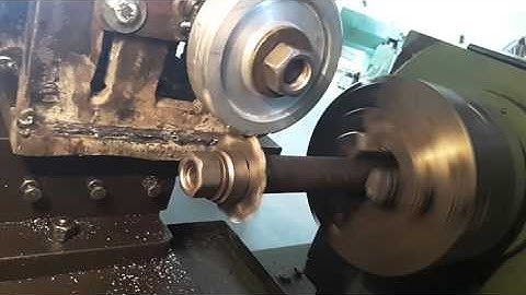 gear cutting attachment on centre lathe machine