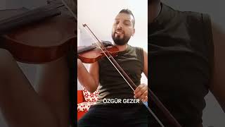 Sigarası Sönmez Tüterdi Dumanı Özgür Gezer