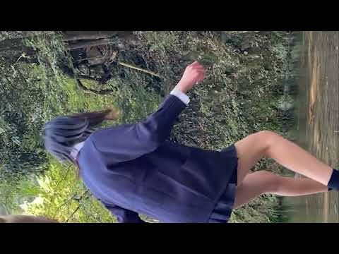 Tiktok ハプニング ミニスカで河原で遊んでみたら パンツが見えそう でやばかった 太股見えすぎかな Tiktok YouTube 日本