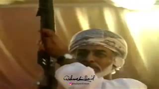 شاهد جلالة السلطان قابوس يستخدم سلاح m16 بيد واحده