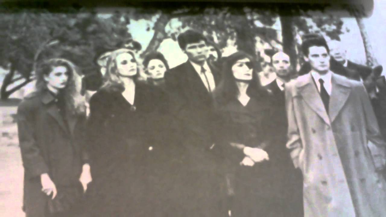 TWIN PEAKS "Behind the Scenes" book - taking a look