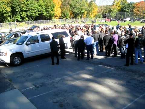 Family and friends of LCPL Scott Lynch USMC sing W...