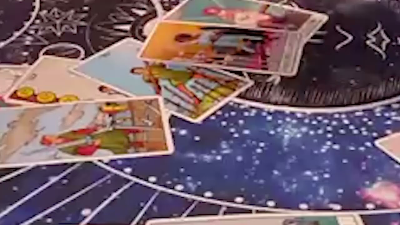 РЫБЫ. Бывший возлюбленный постоянно прерывает это гадание. Он знает, что вы движетесь к новым отн...