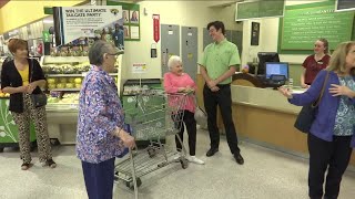 Publix employee's good deed lands him the Gold Coin Award