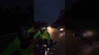 Peguei estrada à noite