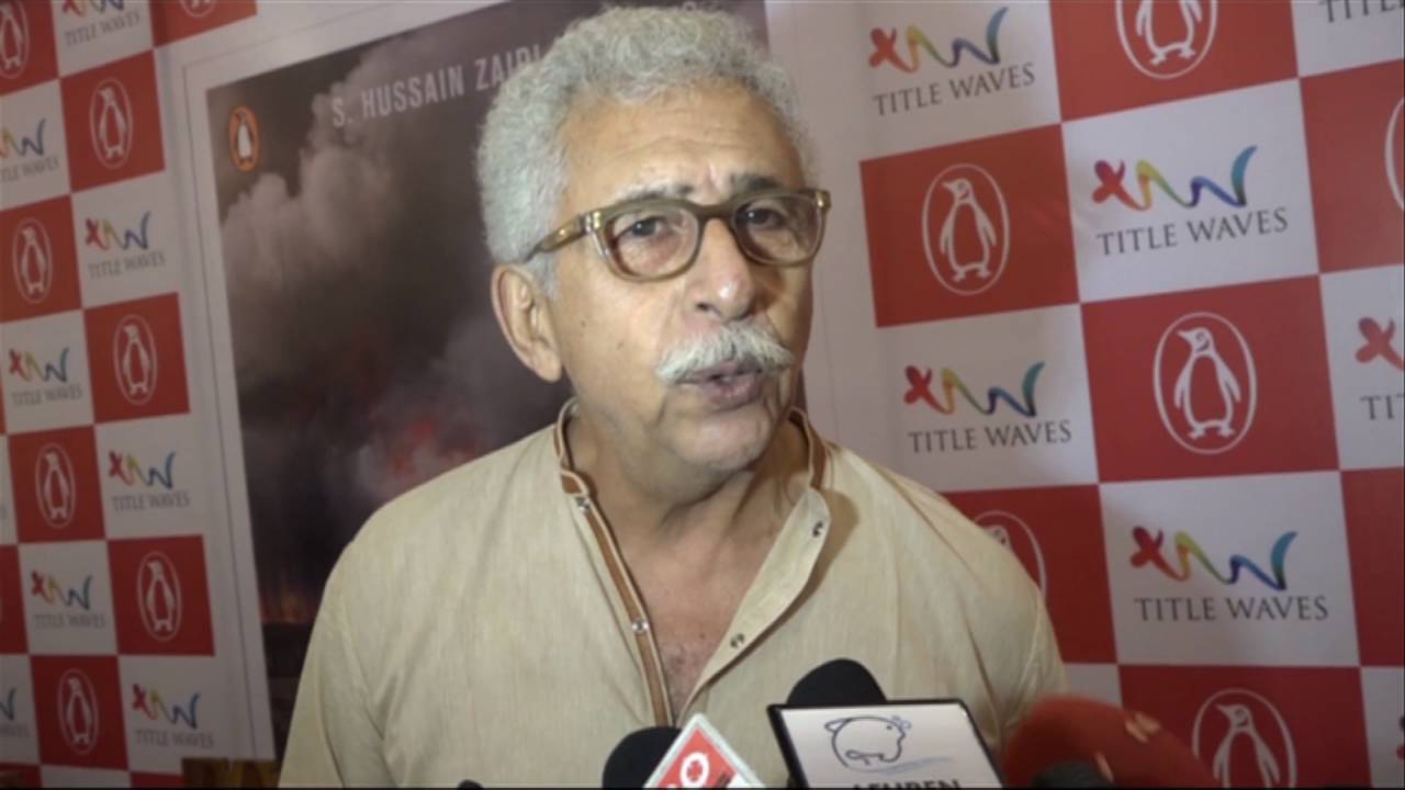 Naseeruddin Shah Launches A Book life facebook