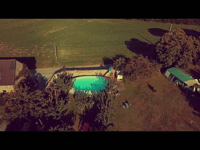 Video Le Cheval Rouge