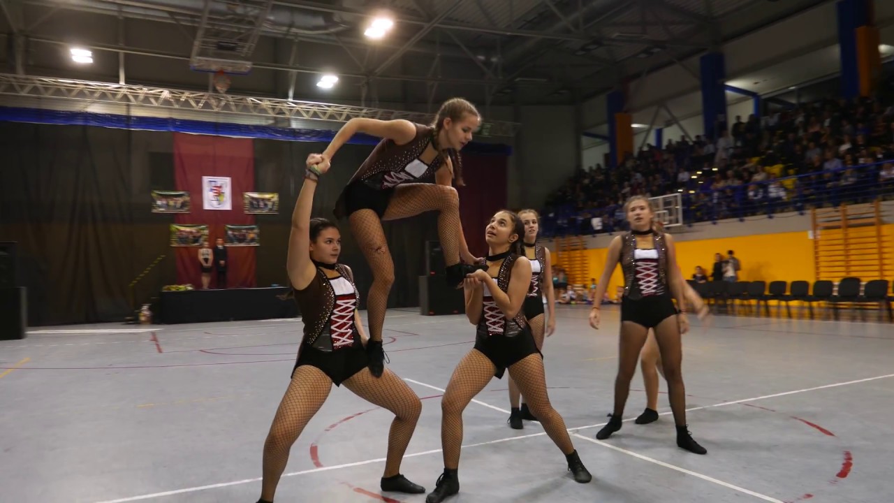 Akrobatikus Rock and Roll Corvin Mátyás Gimnázium szalagavató 2017