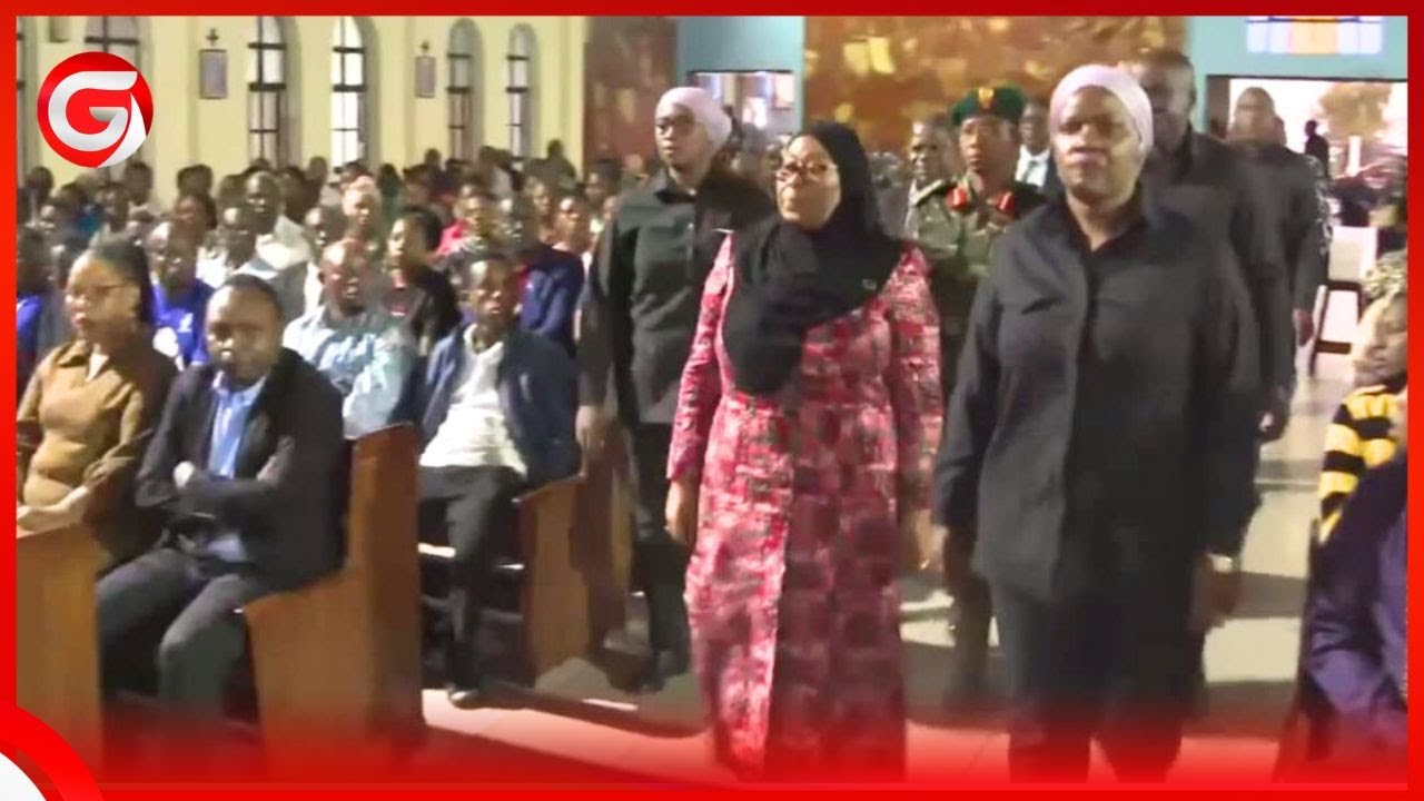 VIDEO: RAIS SAMIA AKIINGIA KANISANI na WALINZI WAKE - ASIMAMA KWAYA IKIIMBA MISA ya HAYATI NYERERE