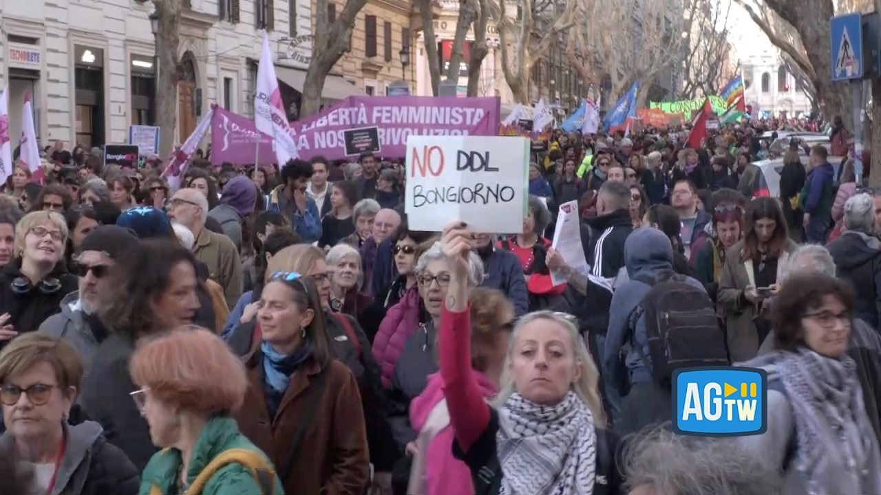 Ddl Bongiorno, migliaia in corteo a Roma da piazza della Repubblica a San Giovanni: «Senza consenso