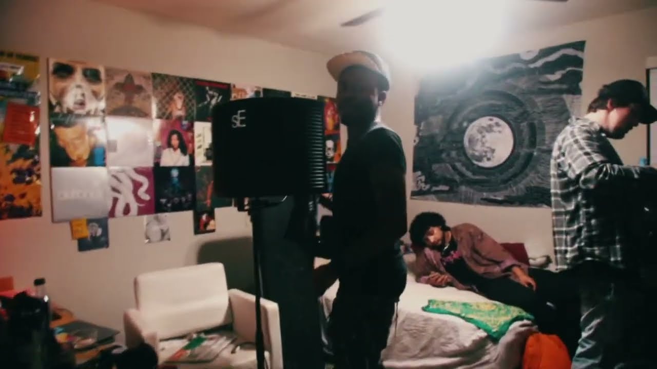 Watch Santousax-MevsMe (official video) on YouTube Watch Santousax-MevsMe (official video) on YouTube