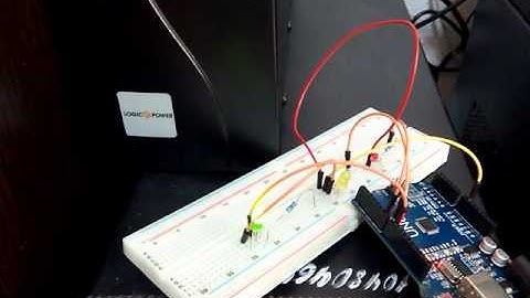 Светофор Arduino