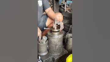 Mechanic’s Technique for Crankshaft Assembly #crankshaftassembly #automobile #engineblock
