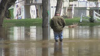 Rising flood water causes MidAmerican Energy to shut off gas service to some homes