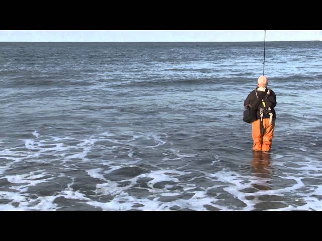 How to Fish Pencil Poppers for Striped Bass  Tips from Wayne Hess of Guppy  Lure Company 