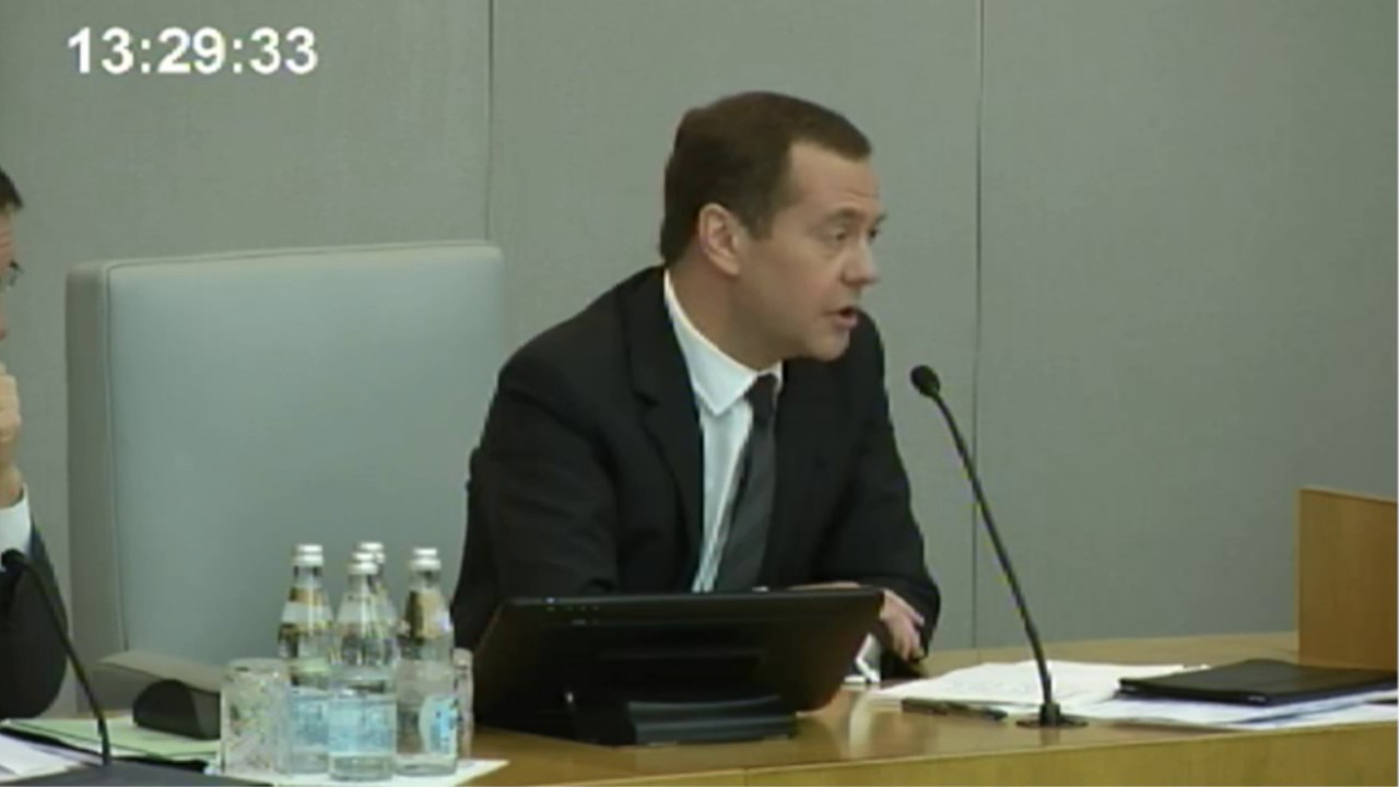 Медведев провально выступил в Госдуме Медведев провально выступил в Госдуме