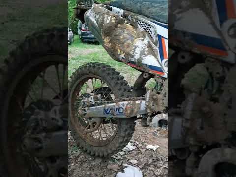 Мотоцикл после эндуро-гонки