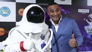 Funnyman Russell Peters is back in India!