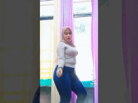 Goyangan Tante Hijab Montok